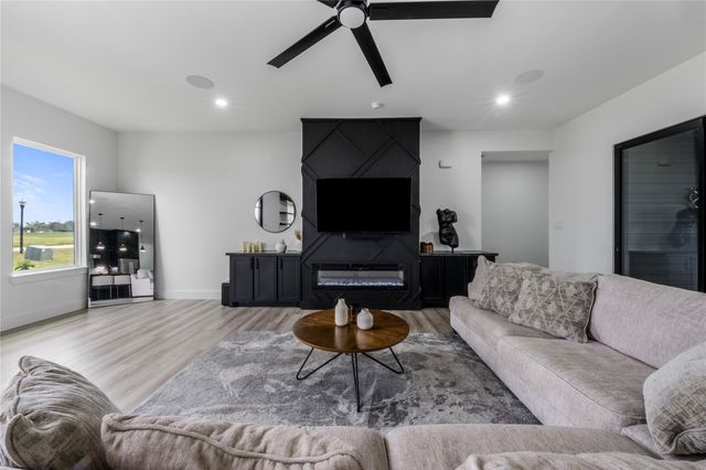 5119 Sophie Slanksy Way, Sealy, TX 77474