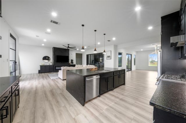5119 Sophie Slanksy Way, Sealy, TX 77474
