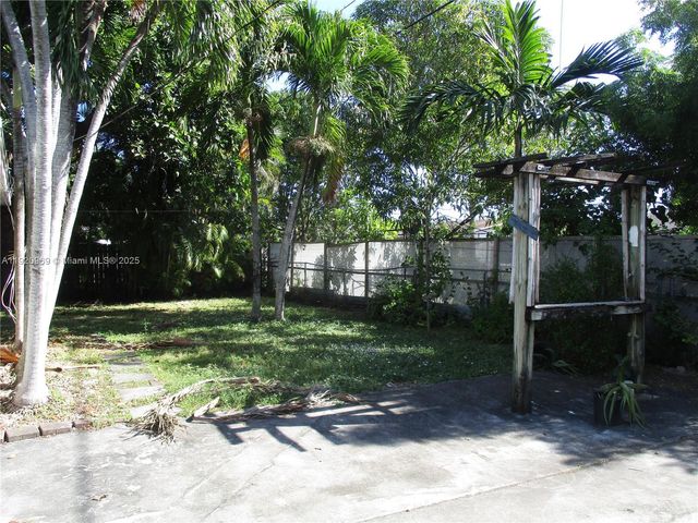 9750 Dominican Dr, Cutler Bay, FL 33189