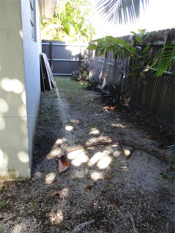 9750 Dominican Dr, Cutler Bay, FL 33189