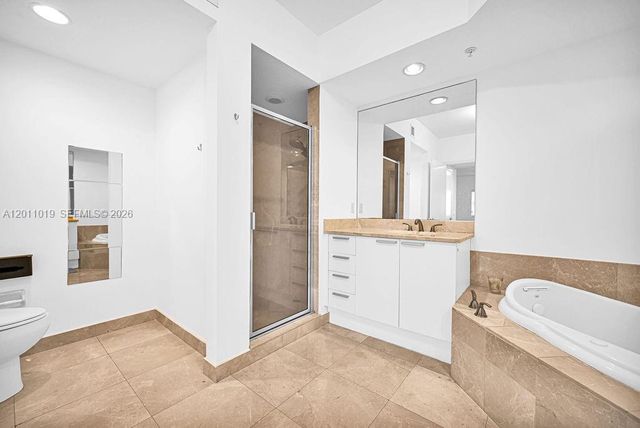 15051 Royal Oaks Lane 1605, North Miami, FL 33181