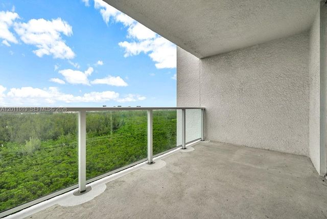 15051 Royal Oaks Lane 1605, North Miami, FL 33181