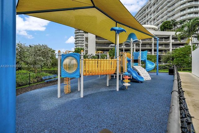 15051 Royal Oaks Lane 1605, North Miami, FL 33181