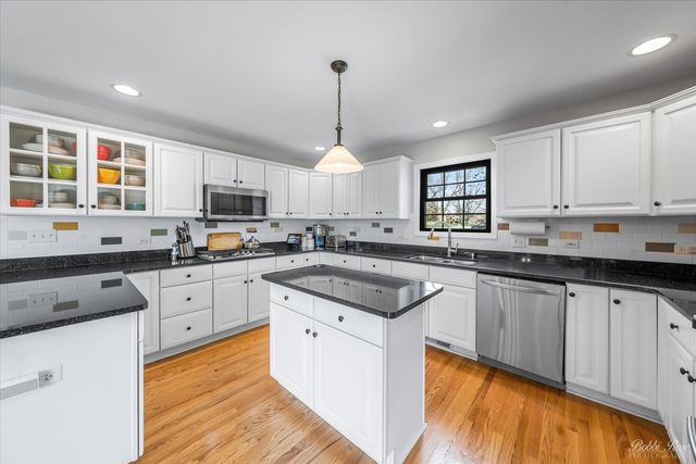 439 S Church Road S, Bensenville, IL 60106