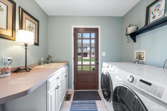 439 S Church Road S, Bensenville, IL 60106