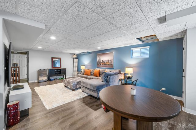439 S Church Road S, Bensenville, IL 60106