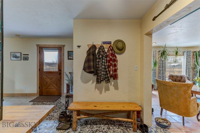 402 2nd Avenue N, Clyde Park, MT 59018