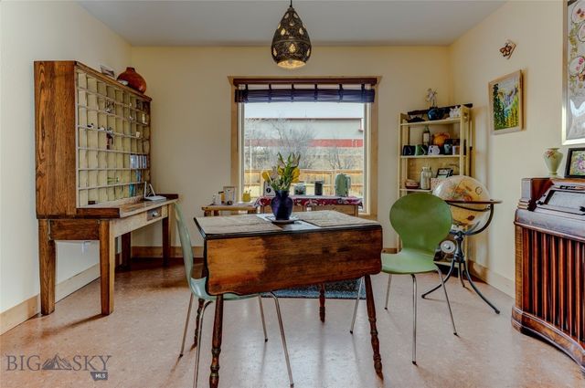 402 2nd Avenue N, Clyde Park, MT 59018