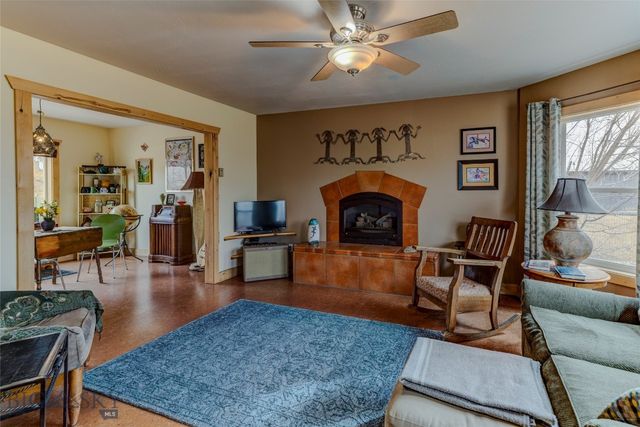 402 2nd Avenue N, Clyde Park, MT 59018