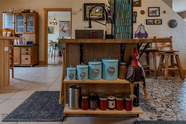 402 2nd Avenue N, Clyde Park, MT 59018