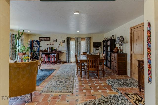 402 2nd Avenue N, Clyde Park, MT 59018