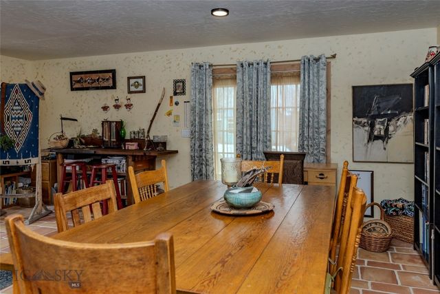 402 2nd Avenue N, Clyde Park, MT 59018