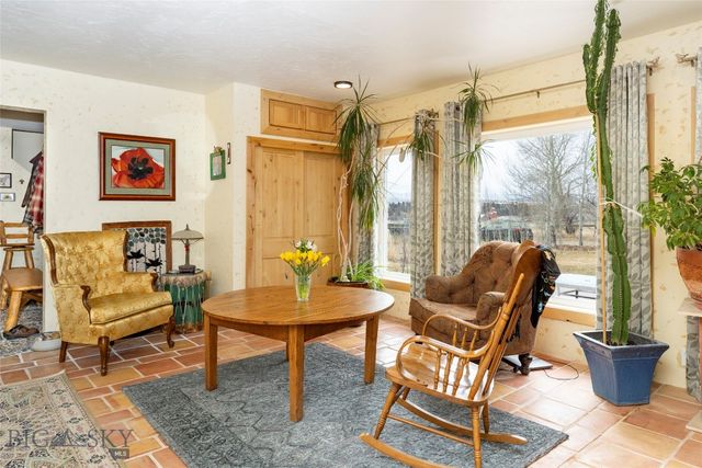 402 2nd Avenue N, Clyde Park, MT 59018