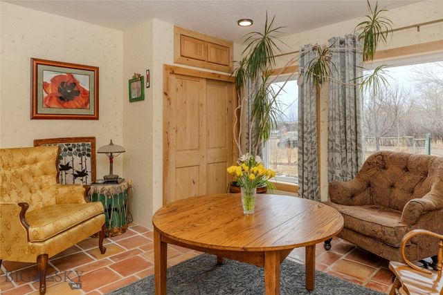 402 2nd Avenue N, Clyde Park, MT 59018