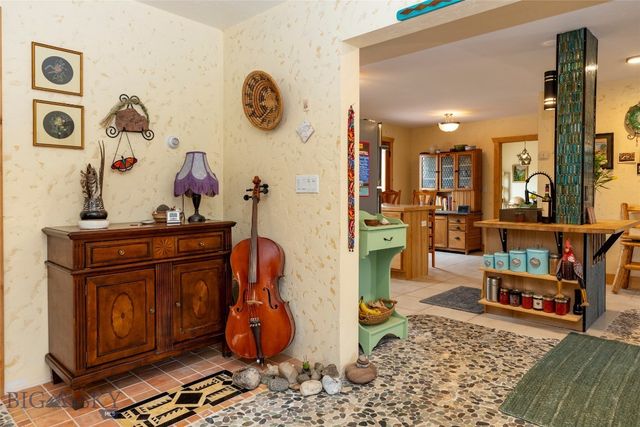 402 2nd Avenue N, Clyde Park, MT 59018