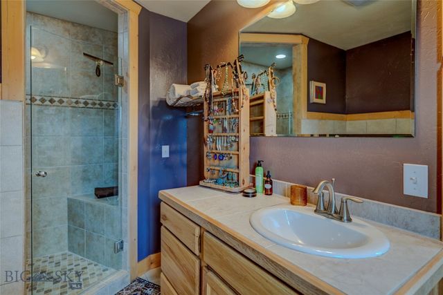 402 2nd Avenue N, Clyde Park, MT 59018