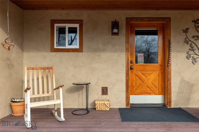 402 2nd Avenue N, Clyde Park, MT 59018