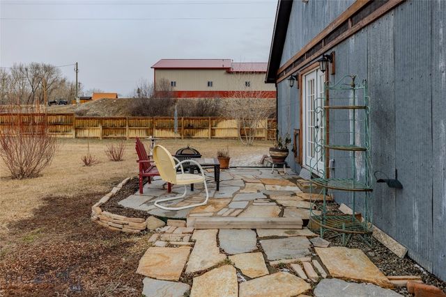 402 2nd Avenue N, Clyde Park, MT 59018