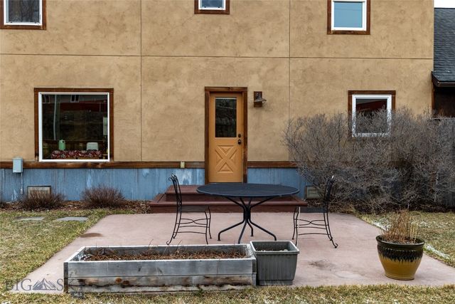 402 2nd Avenue N, Clyde Park, MT 59018