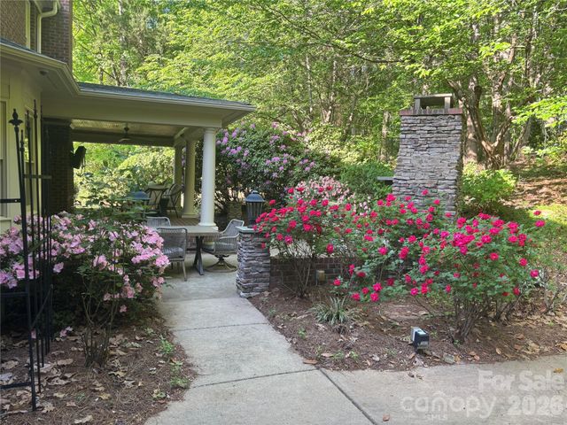 154 Pin Oak Lane, Mooresville, NC 28117