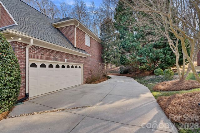 154 Pin Oak Lane, Mooresville, NC 28117