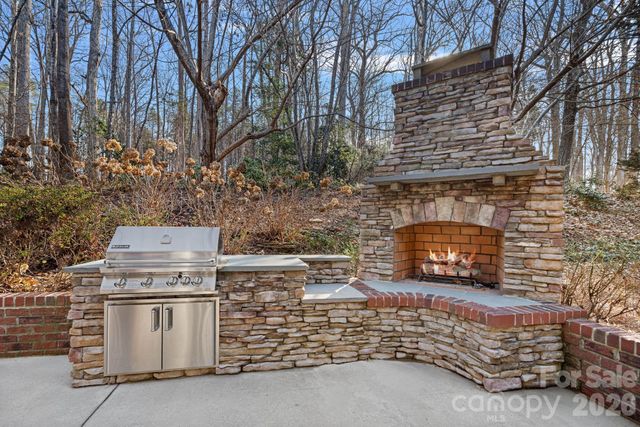 154 Pin Oak Lane, Mooresville, NC 28117