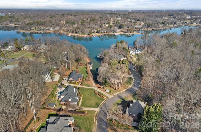 154 Pin Oak Lane, Mooresville, NC 28117