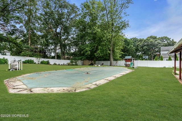 44 Lake Drive, Howell, NJ 07731