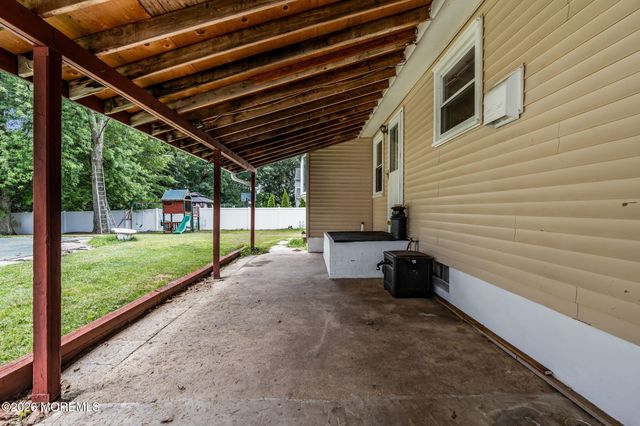 44 Lake Drive, Howell, NJ 07731