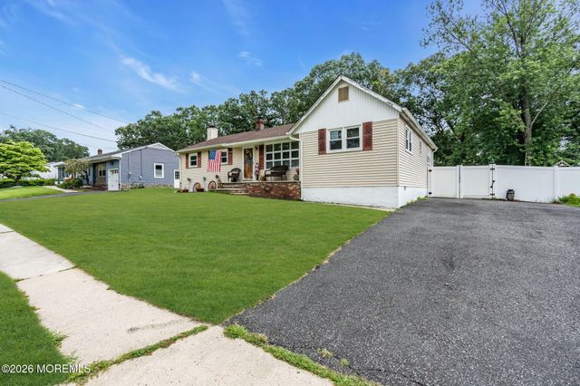 44 Lake Drive, Howell, NJ 07731