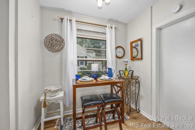 2911 Foster Avenue NE, Grand Rapids, MI 49505
