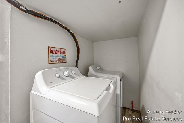 2911 Foster Avenue NE, Grand Rapids, MI 49505