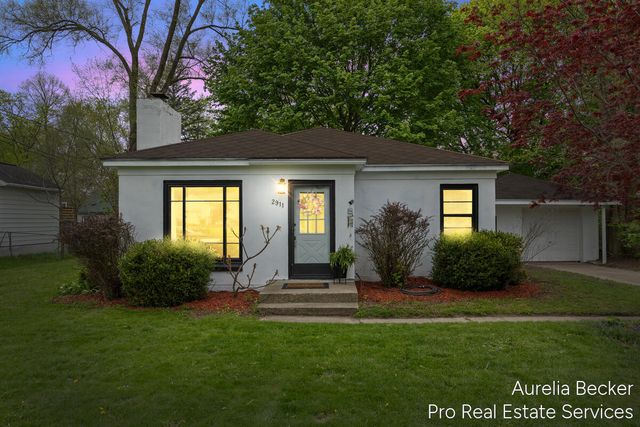 2911 Foster Avenue NE, Grand Rapids, MI 49505