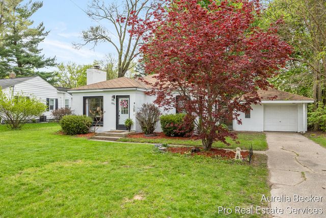 2911 Foster Avenue NE, Grand Rapids, MI 49505