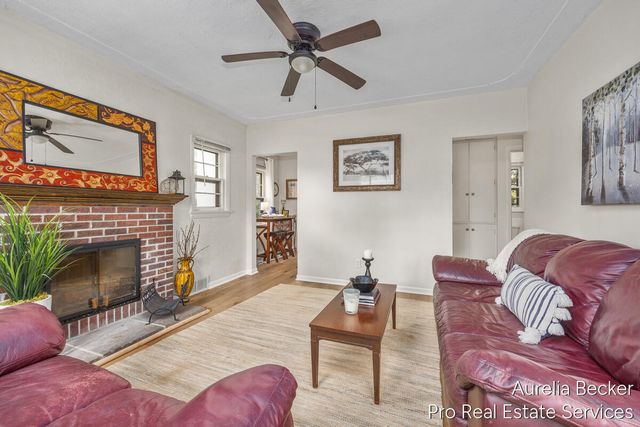 2911 Foster Avenue NE, Grand Rapids, MI 49505