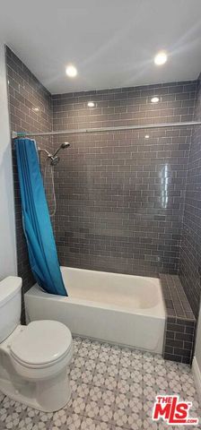 2926 Halldale Avenue, Los Angeles, CA 90018