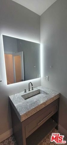 2926 Halldale Avenue, Los Angeles, CA 90018