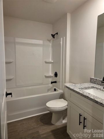 104 10th Avenue SE, Hickory, NC 28602