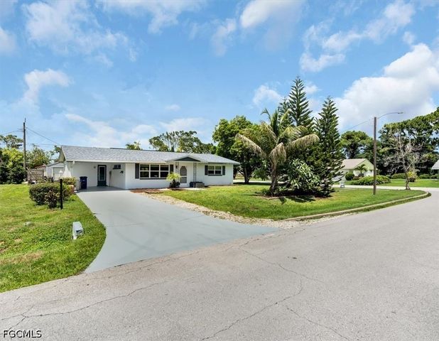 2373 Chandler AVE, Fort Myers, FL 33907