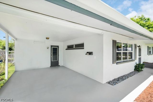 2373 Chandler AVE, Fort Myers, FL 33907