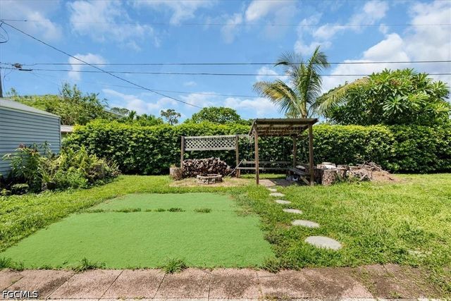 2373 Chandler AVE, Fort Myers, FL 33907