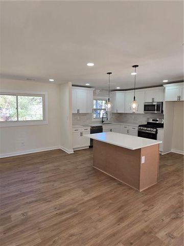 332 W Downing Court, Jonesboro, GA 30238