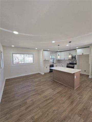 332 W Downing Court, Jonesboro, GA 30238