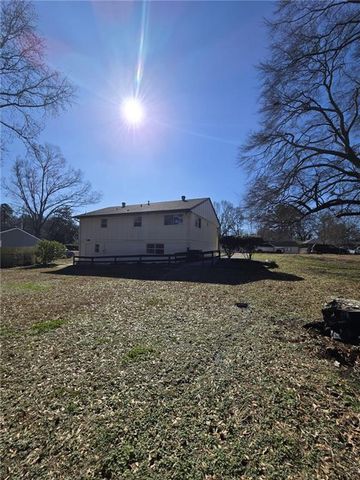 332 W Downing Court, Jonesboro, GA 30238