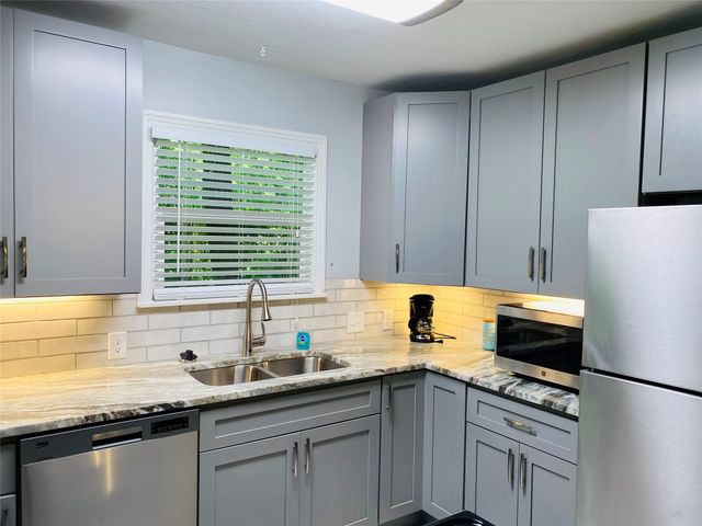 4704 Collinwood Avenue, Fort Worth, TX 76107