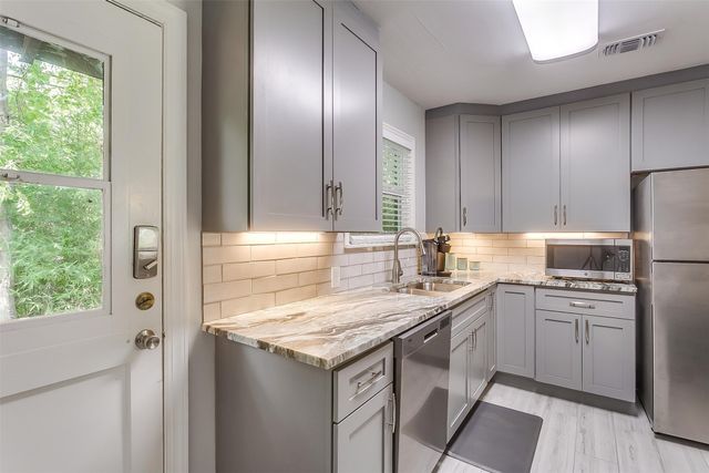 4704 Collinwood Avenue, Fort Worth, TX 76107