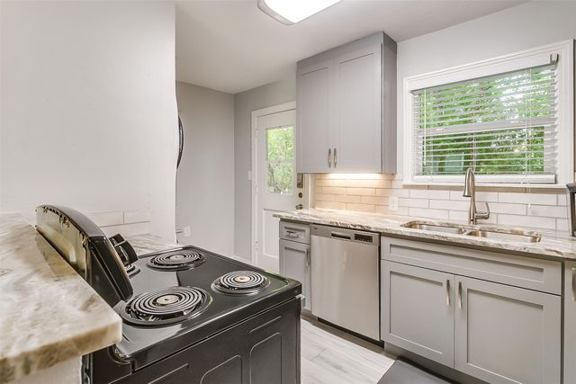 4704 Collinwood Avenue, Fort Worth, TX 76107