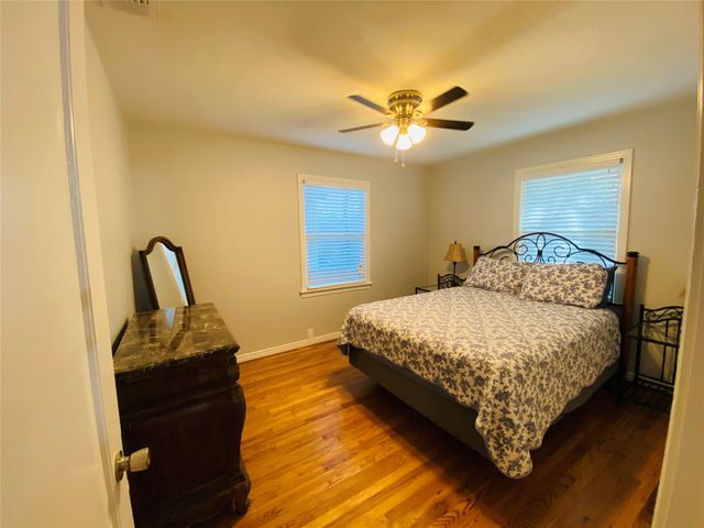 4704 Collinwood Avenue, Fort Worth, TX 76107