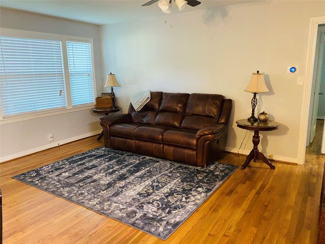 4704 Collinwood Avenue, Fort Worth, TX 76107