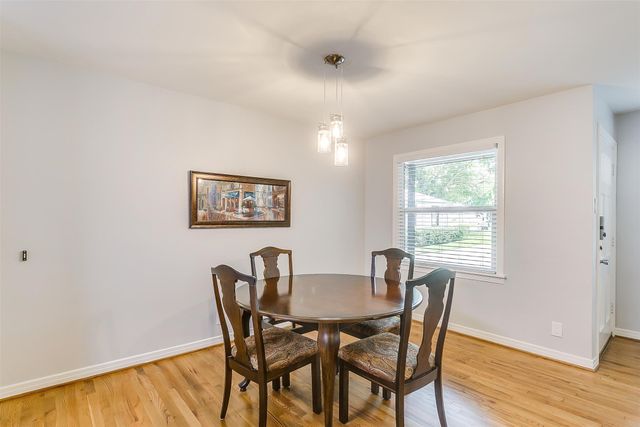 4704 Collinwood Avenue, Fort Worth, TX 76107